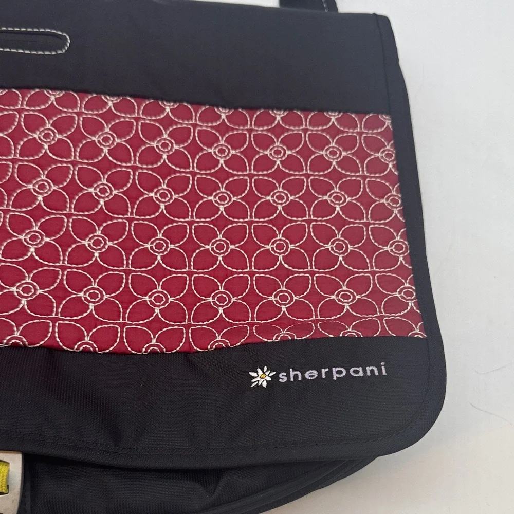 Sherpani Black and Burgundy Crossbody Bag TOT8448F
